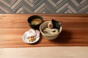 目黒の麺屋周郷別邸雅で楽しむ辛つけ麺と冷やしラーメン